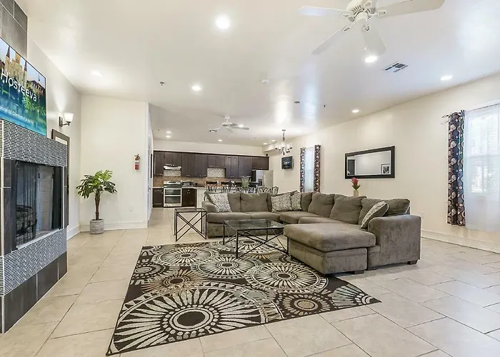 Inviting 3Br Condo Steps From St Charles Ave
